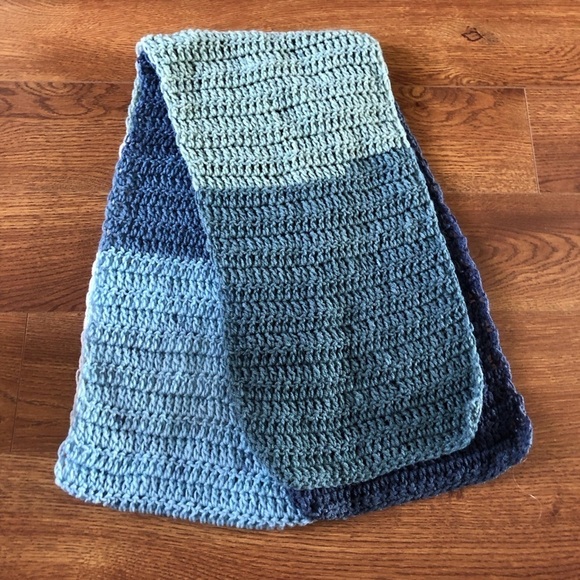 Handmade Blues scarf - Picture 1 of 3